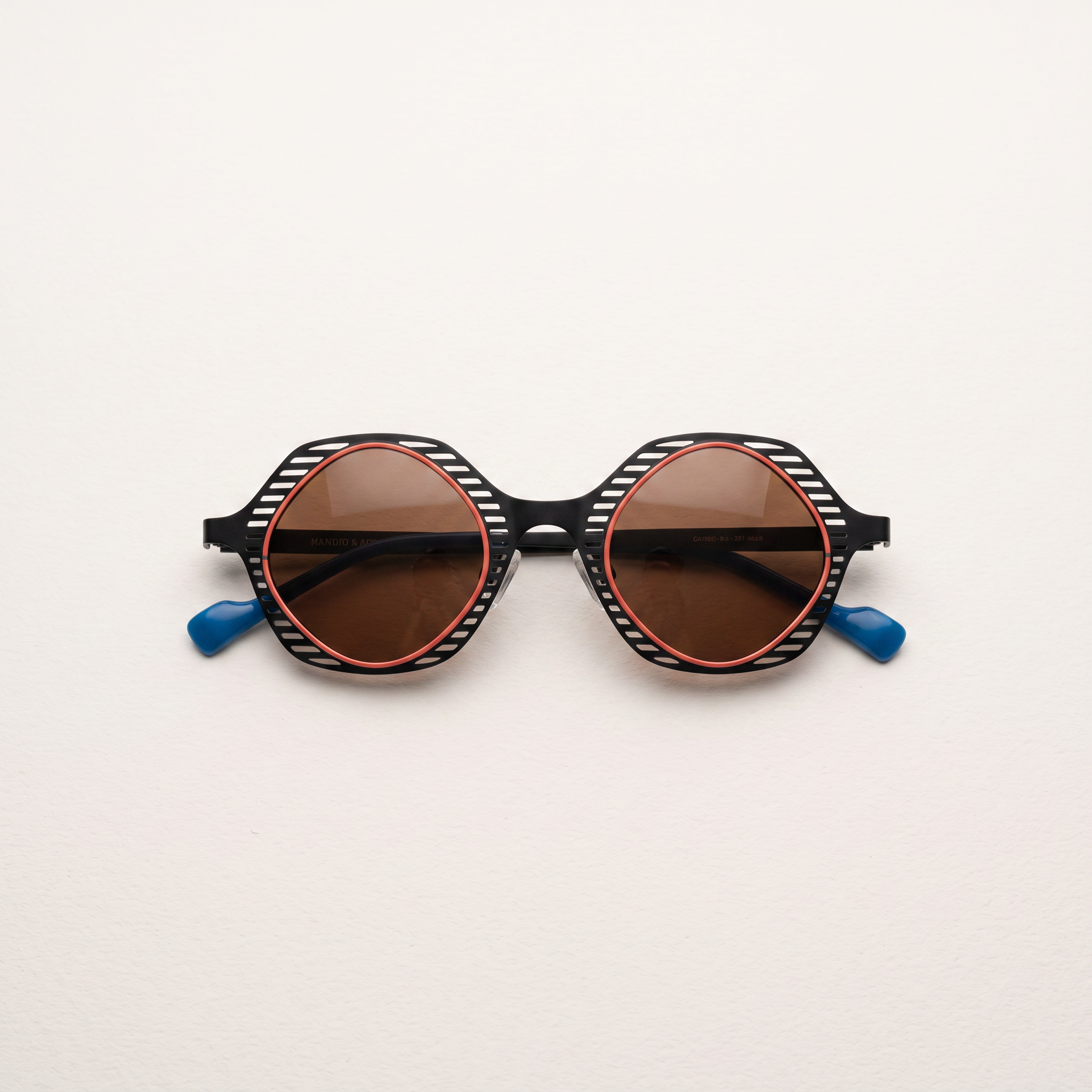 Mylan & Sasha – Lunettes de Soleil Vivid 23221 C4