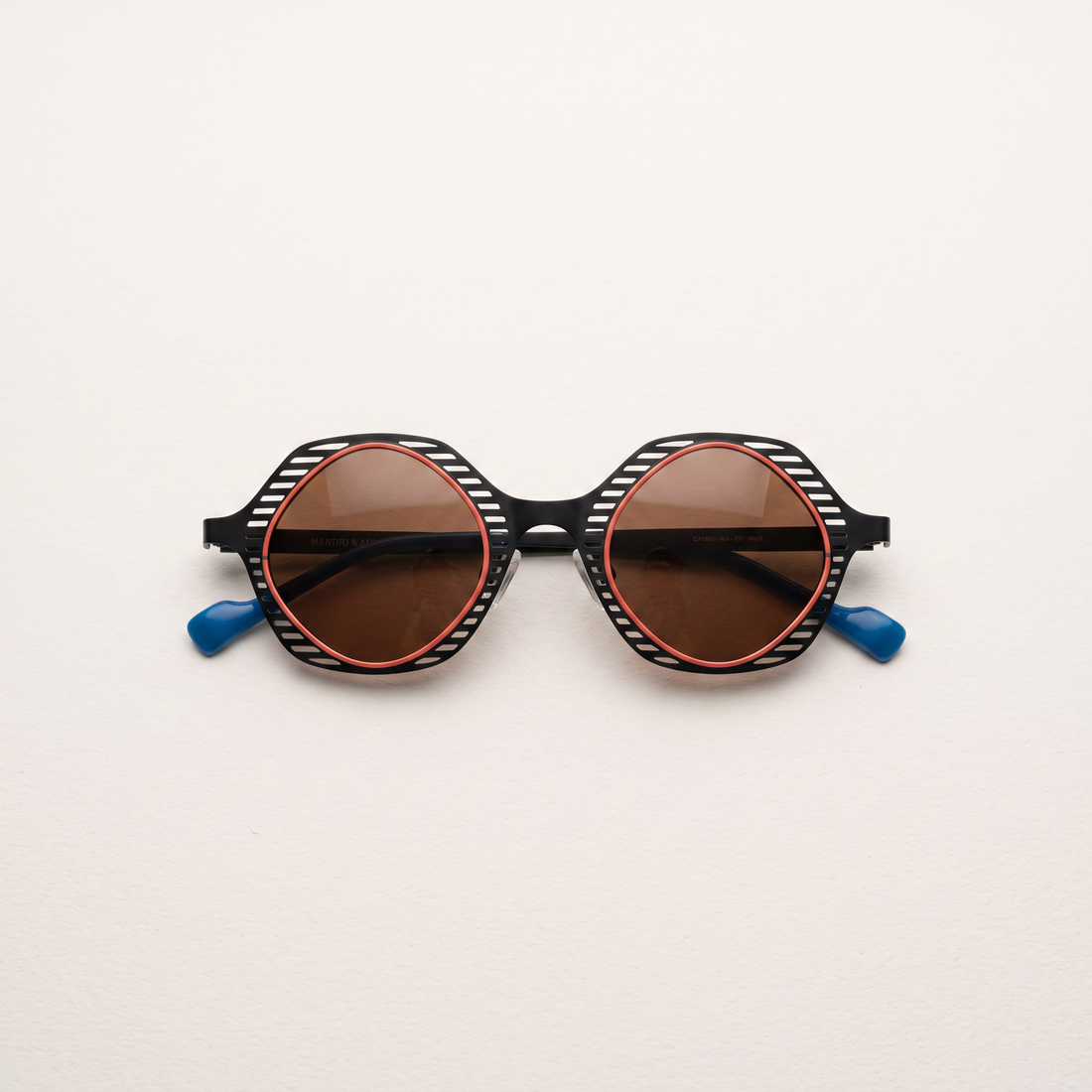 Mylan & Sasha – Lunettes de Soleil Vivid 23221 C4